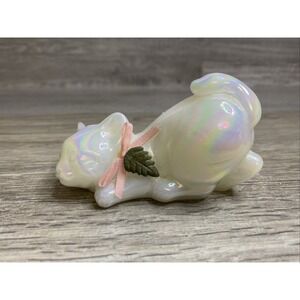 Fenton Pearly Sentiment Iridescent Crouching Kitty Cat Figurine with Flower Bow